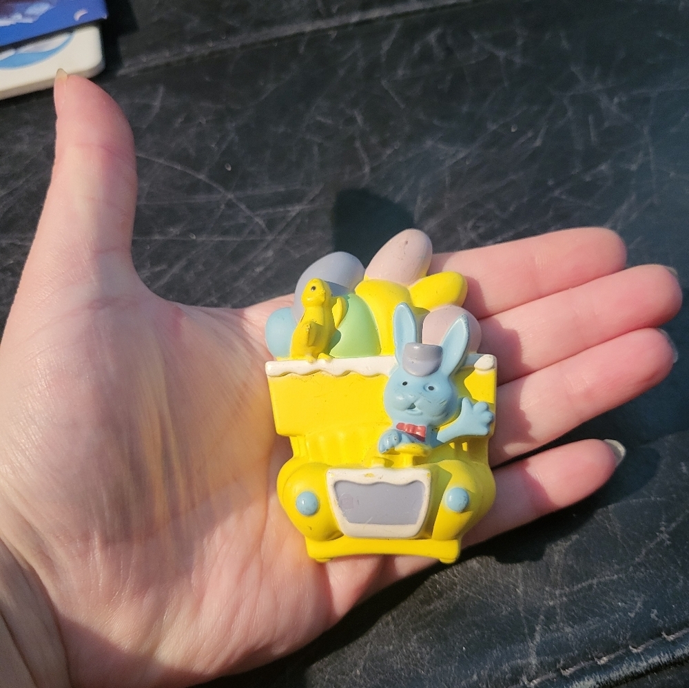 Vintage Multi Colored Easter Magnet